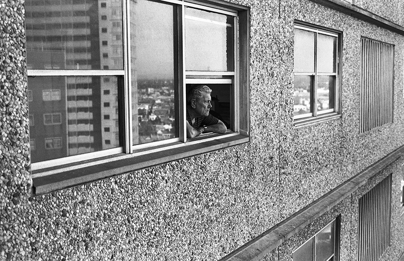 Life in an Inner Melbourne Housing Estate, 1986: Australia : Richard Moore : Journalist : Photographer :